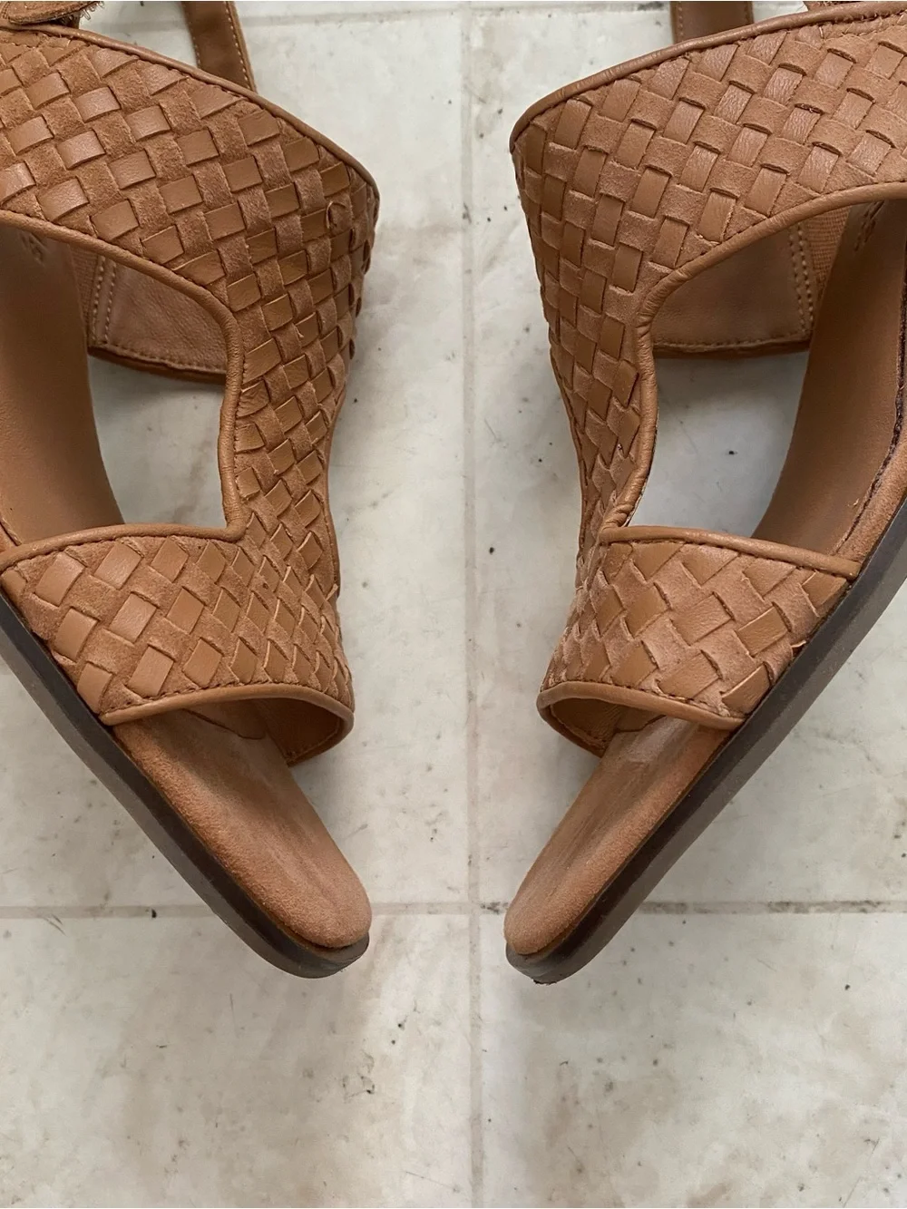 $189 Gentle Souls Manda Brown Woven Leather Square Toe Block Heels Sandals Sz 9